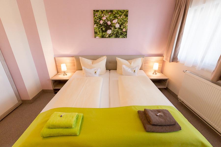 Kraeuterhotel Garni Zur Klostergrotte Nohra  Екстериор снимка