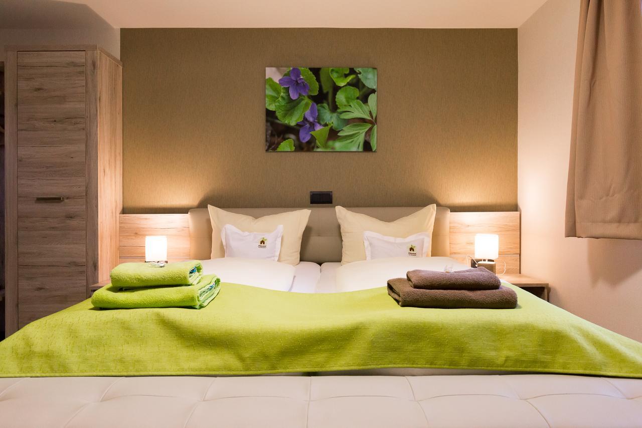 Kraeuterhotel Garni Zur Klostergrotte Nohra  Екстериор снимка