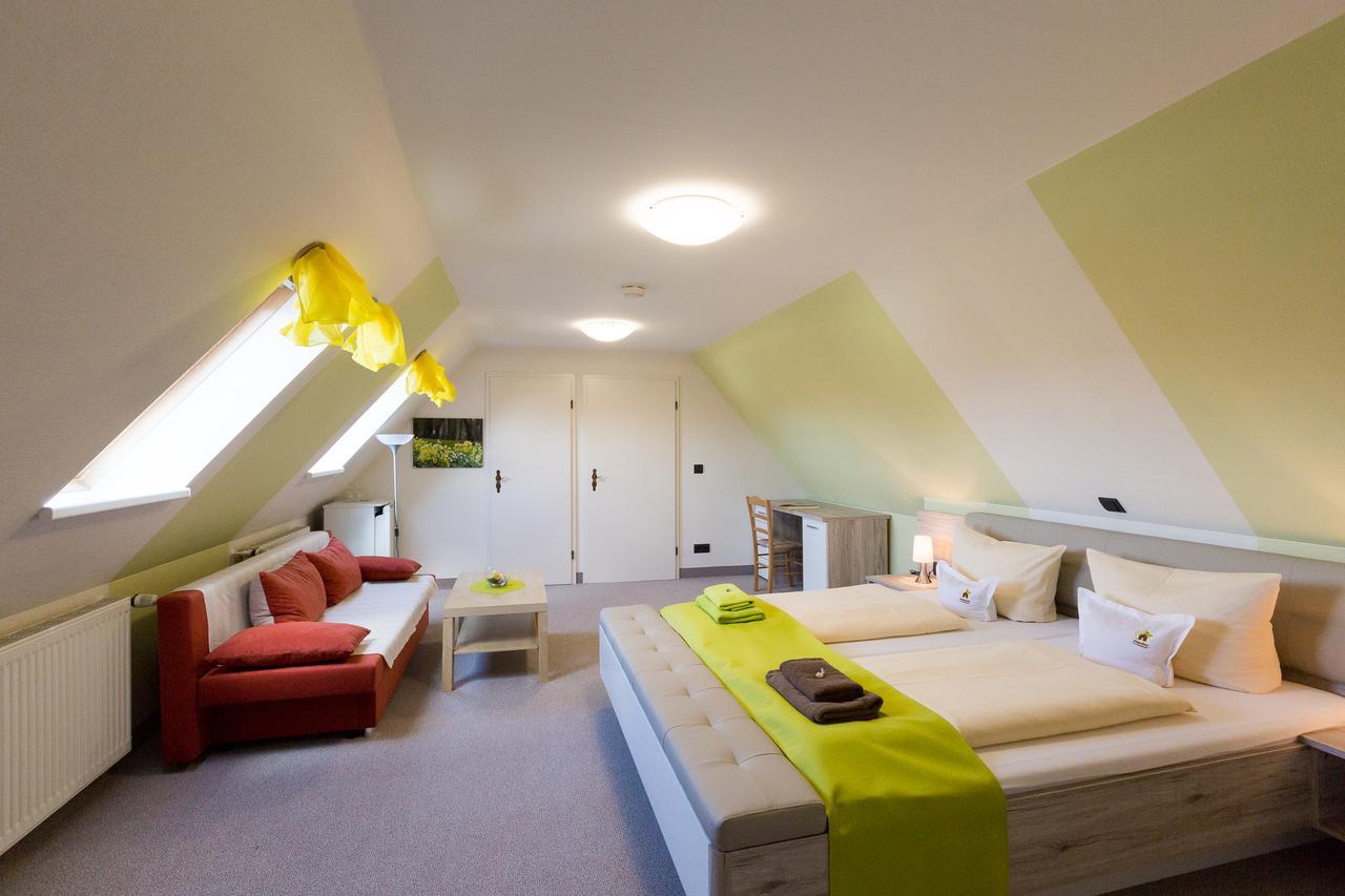 Kraeuterhotel Garni Zur Klostergrotte Nohra  Екстериор снимка