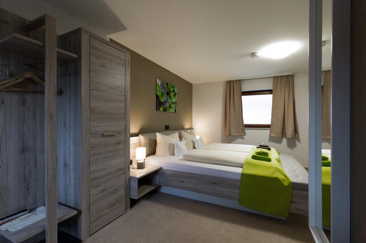 Kraeuterhotel Garni Zur Klostergrotte Nohra  Екстериор снимка