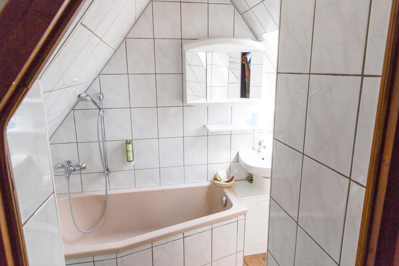 Kraeuterhotel Garni Zur Klostergrotte Nohra  Екстериор снимка