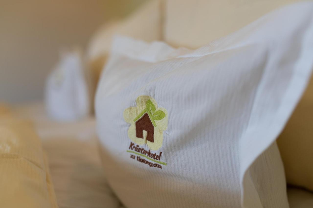 Kraeuterhotel Garni Zur Klostergrotte Nohra  Екстериор снимка