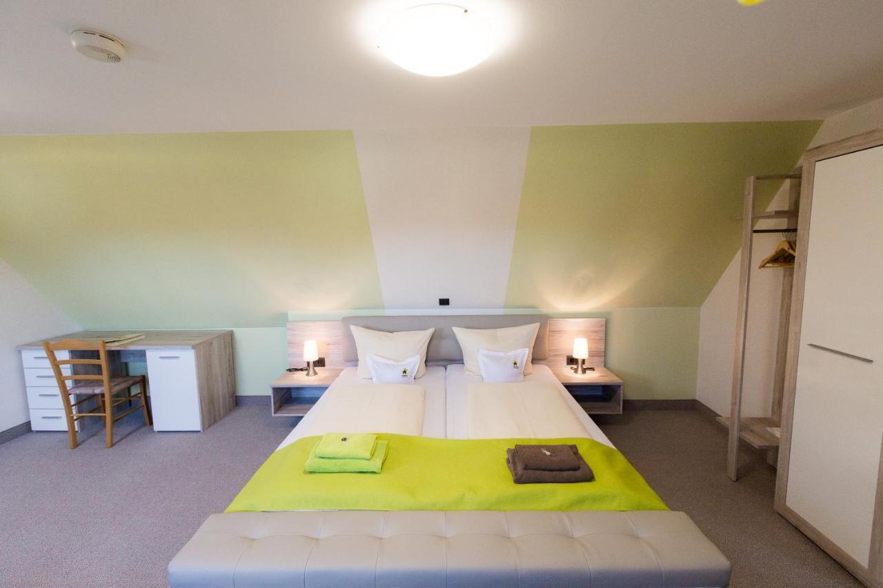 Kraeuterhotel Garni Zur Klostergrotte Nohra  Екстериор снимка