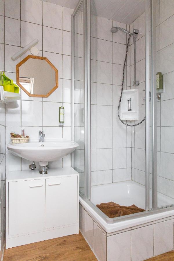 Kraeuterhotel Garni Zur Klostergrotte Nohra  Екстериор снимка